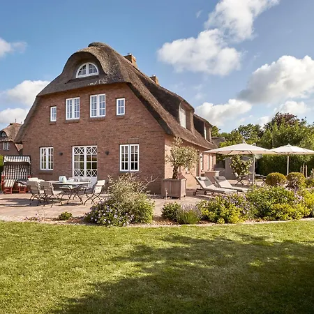 Holiday home Haus Foehring Alkersum